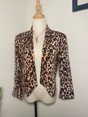 🐆Bebe Leopard Print Cropped Open Front Blazer Jacket Size Medium